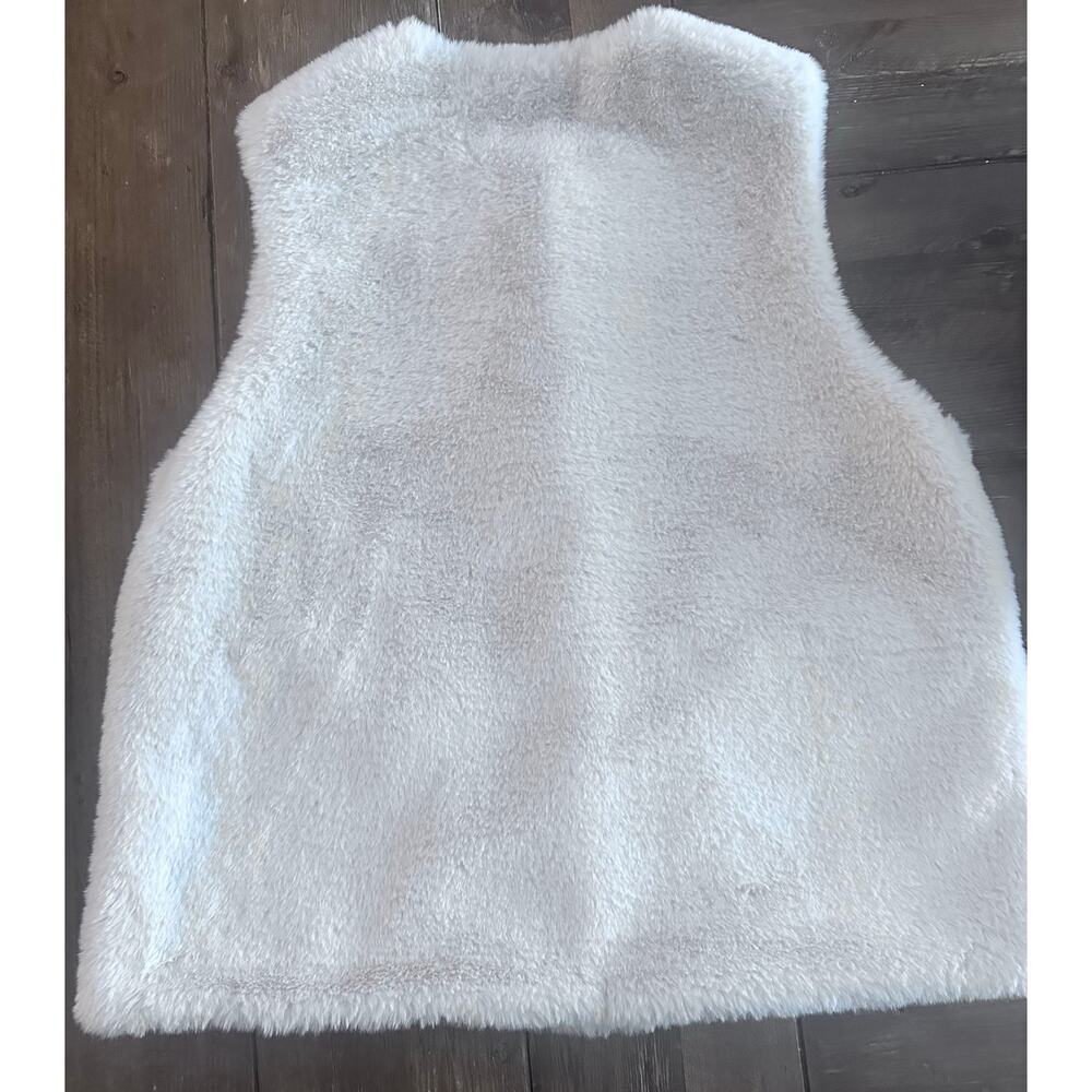 ZARA Girls Faux Fur Vest Cream Color - size 11-12 - Picture 4 of 6